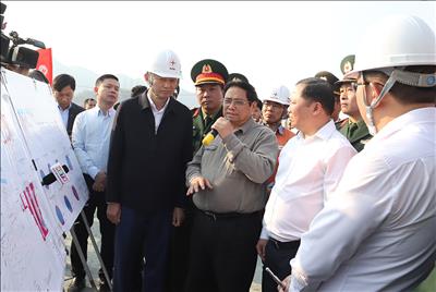 Striving to complete Expanded Hoa Binh Hydropower Plant Project 6 months ahead of schedule