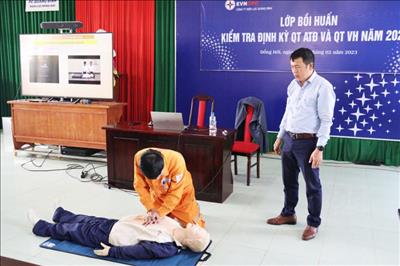 PC Quảng Bình: Hàng trăm cán bộ được huấn luyện quy trình vận hành, an toàn điện