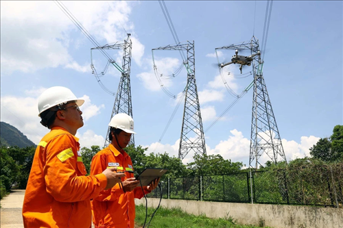 Utilizing digital technology in power transmission management