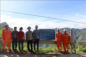 Hà Giang đưa điện lưới quốc gia về điểm đầu cực Bắc xã Lũng Cú, huyện Đồng Văn