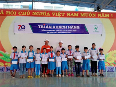 Điện lực Thới Bình (Cà Mau) tri ân khách hàng năm 2024