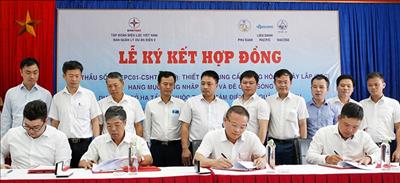 Signing EPC contract for coal port and jetty of Quang Trach Power Center project