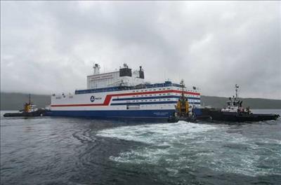 World's first floating nuclear power plant arrives at port in Russia