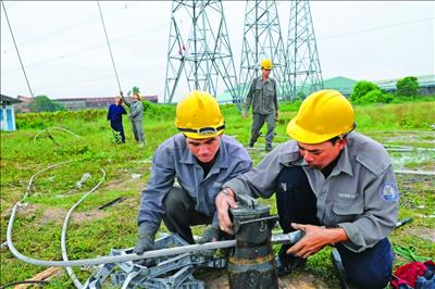 EVN seeks to ensure adequate power supply