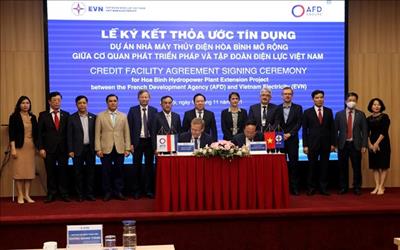 AFD provides loan of 70 million euros for expanded Hòa Bình hydropower plant project