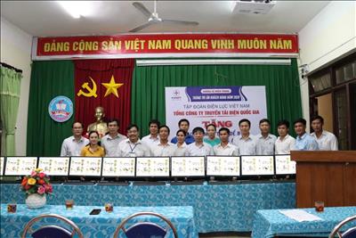EVNNPT tặng 20 bộ máy tính cho 02 trường học tại Huyện đảo Lý Sơn
