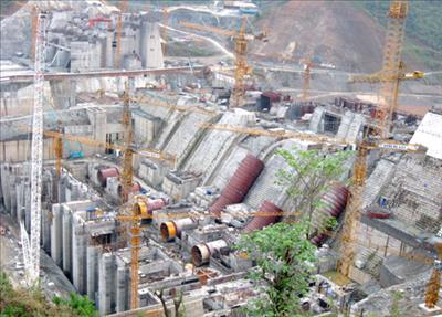 Central Vietnam’s power system suffers from heavy losses after flood