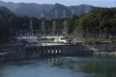 Hòa Bình dam sounds drought warnings as water level hits record low