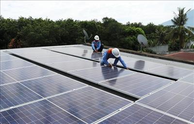 ADB loan to unlock long-term financing for solar power in Việt Nam