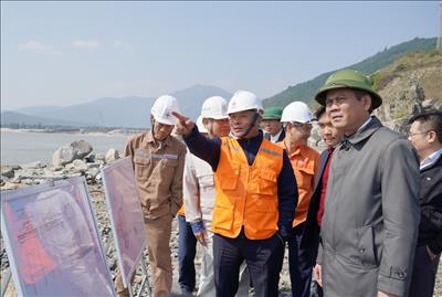 Chủ tịch UBND tỉnh Quảng Bình kiểm tra tiến độ thi công các dự án thuộc Trung tâm Điện lực Quảng Trạch