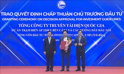 Bình Dương trao quyết định chấp thuận chủ trương đầu tư 2 dự án truyền tải điện trị giá hơn 1.600 tỷ đồng