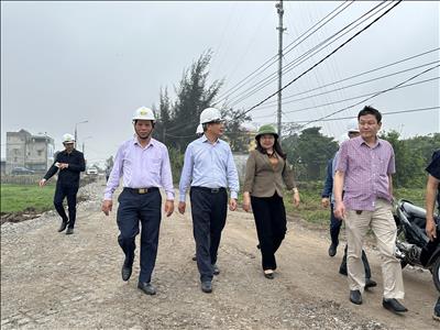 Phó Tổng giám đốc EVNNPT đi kiểm tra, điều hành tiến độ thi công Dự án đường dây 500kV mạch 3 NMNĐ Nam Định I - Phố Nối