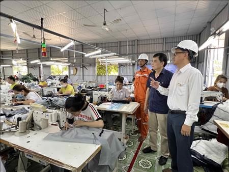 Phú Yên: Doanh nghiệp đồng hành các giải pháp tiết kiệm điện trong mùa nắng nóng 