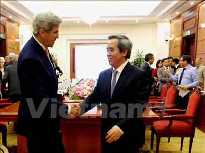 Ex-Secretary of State Kerry pledges US support for VN’s clean energy