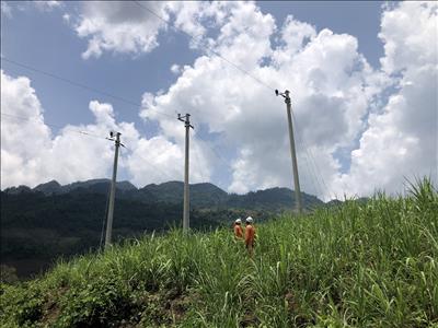 PC Sơn La: Khẩn trương khắc phục sự cố do thời tiết cực đoan
