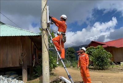 Điện lưới thắp sáng bản làng