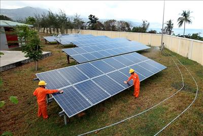 Experts bullish on solar power in VN