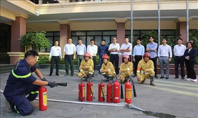 Tập huấn nghiệp vụ và diễn tập phương án chữa cháy và cứu nạn cứu hộ tại trụ sở EVNNPT