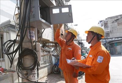 EVN Hanoi to continue putting electrical wire and cables underground