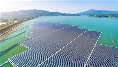 Floating solar power plants making waves across Asia-Pacific