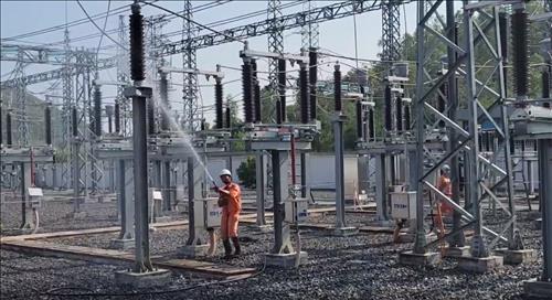 Truyền tải điện Khánh Hòa tập trung toàn lực, đảm bảo cung cấp điện cho mùa khô năm 2024