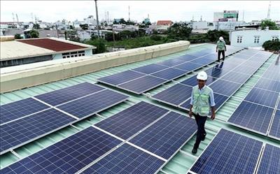 HCM City seeks mechanism to install rooftop solar power system on public buildings