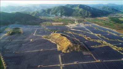 Thai industrial group powers up 2 huge Vietnam solar farms