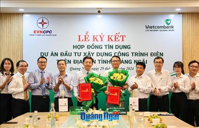 Vietcombank Quảng Ngãi và Công ty Điện lực Quảng Ngãi ký kết hợp đồng tín dụng