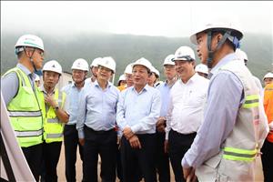 Lãnh đạo tỉnh Quảng Bình và lãnh đạo EVN kiểm tra công trường thi công Nhà máy Nhiệt điện Quảng Trạch 1
