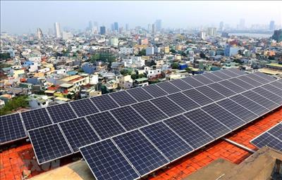 Seminar explores financing options for rooftop solar power installation