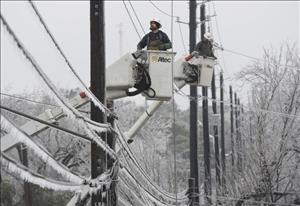 Người dân bang Texas, Mỹ không điện, không lò sưởi giữa băng giá