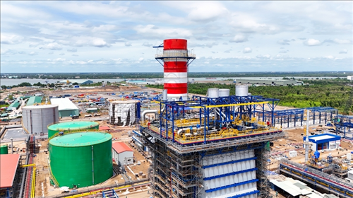 Vietnam’s first LNG-to-power plants set to connect to grid mid-Nov