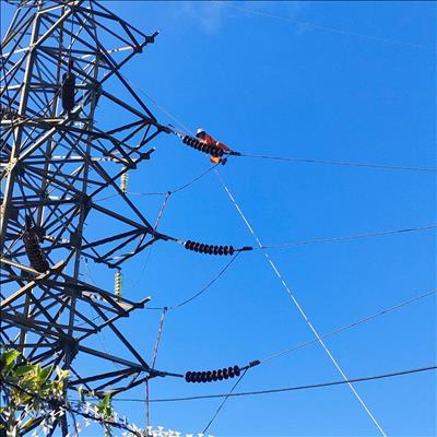 Lưới điện cao thế Hà Tĩnh: Nỗ lực đảm bảo cung cấp điện trong mùa mưa bão