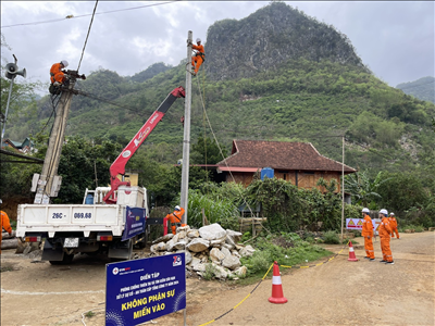 Đảm bảo an toàn hệ thống điện trước cơn bão số 3 (Yagi)