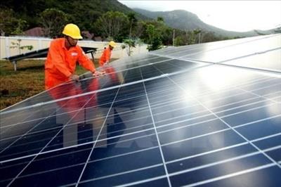 Challenges hinder development of renewable energy