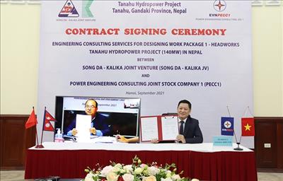 Việt Nam’s power company seals contract for hydropower project in Nepal