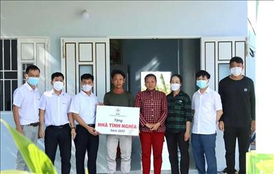 Nhà máy Nhiệt điện Vĩnh Tân 4 trao yêu thương đến hộ nghèo tại Bình Thuận