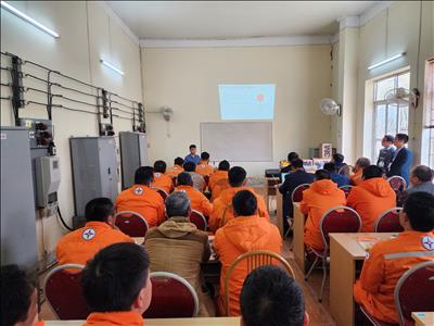 PC Sơn La: Tổ chức trao đổi kiến thức, kinh nghiệm trong thi công phụ kiện cáp ngầm