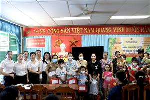 PC Quảng Bình: Tặng quà Trung thu cho các bệnh nhi có hoàn cảnh khó khăn