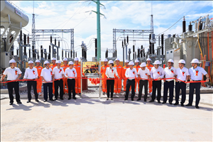 Gắn biển công trình TBA 110kV Yên Lạc (Vĩnh Phúc) chào mừng 55 năm thành lập Tổng công ty Điện lực miền Bắc (06/10/1969 -06/10/2024)