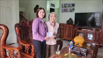 PC Lâm Đồng thăm và tặng quà các gia đình CBCNV thuộc diện chính sách nhân kỷ niệm 77 năm Ngày thương binh liệt sĩ