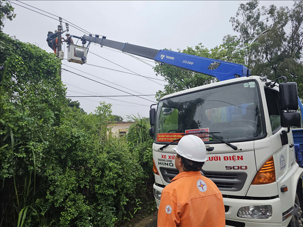 Tổng giám đốc EVNCPC: Bão số 4 không gây thiệt hại lớn tới lưới điện miền Trung